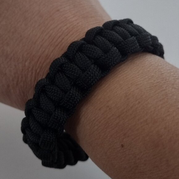 Handmade CobraStitch Paracord bracelet black buckles. Unisex - Picture 1 of 15